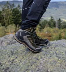 New Arrivals Haix Black Eagle Adventure 3.0 GTX mid/khaki-rock